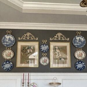 Set of 4 decorative brass plate wall hangers